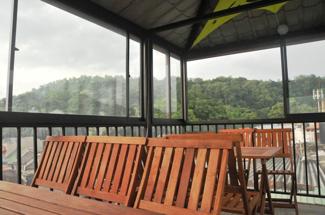Mid Town Hostel Kandy Exterior foto